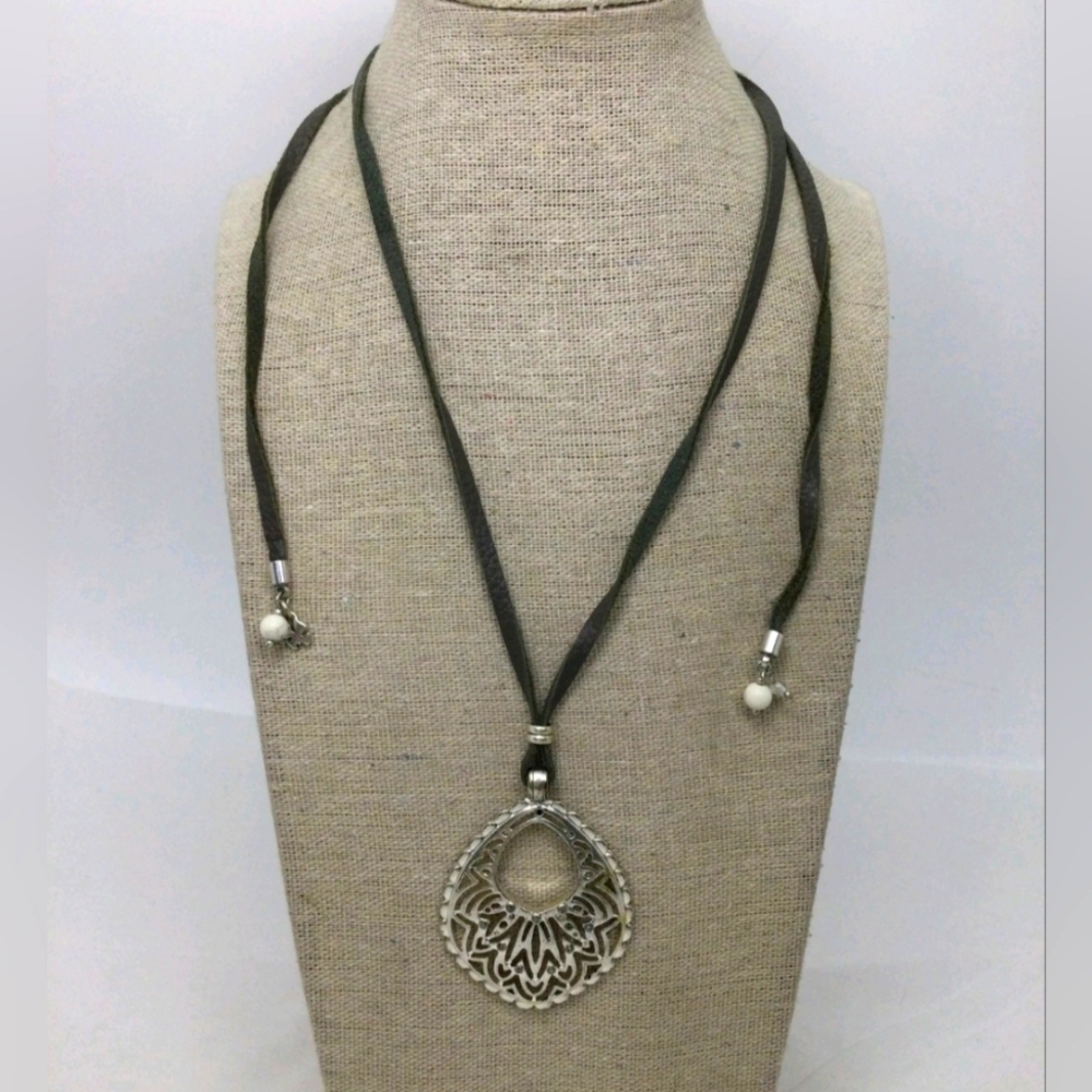 Lucky Brand Mandala Tear Drop Pendant Adjustable Necklace 34"